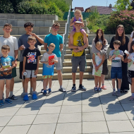 Prvňáci učí deváťáky
